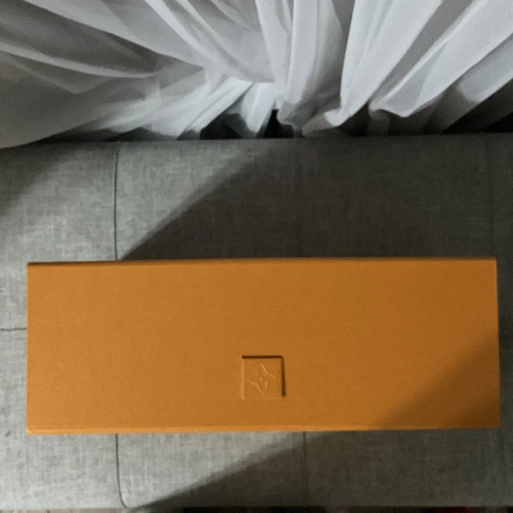 Louis Vuitton Orange Box with Blue Ribbon - Picture 2 of 4